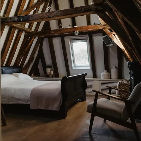 Graaf Van Hoorn Boutique Bed & Breakfast 3*
