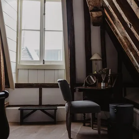 Graaf Van Hoorn Boutique Bed & Breakfast 3*